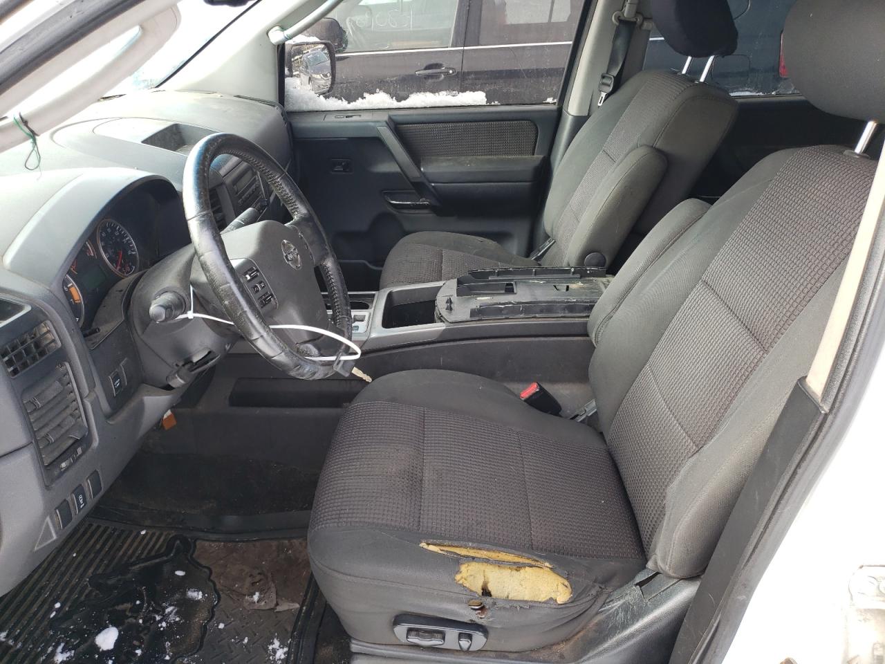 2010 Nissan Titan - Image 7