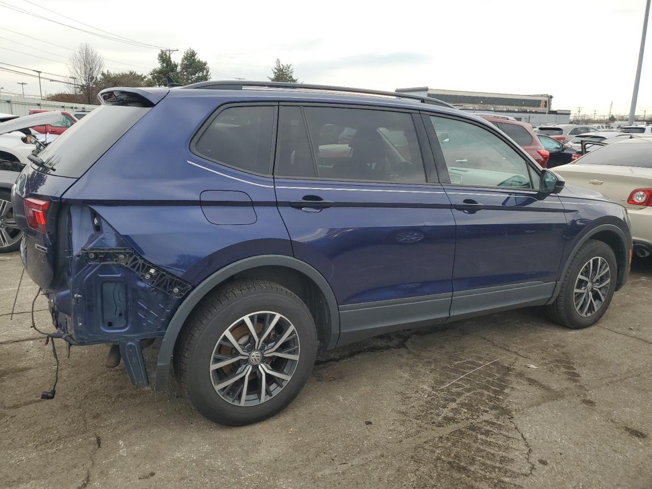 2021 Volkswagen Tiguan - Image 3