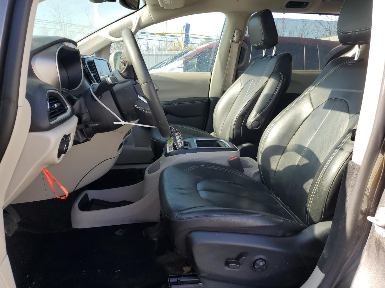 2022 Chrysler Pacifica - Image 7