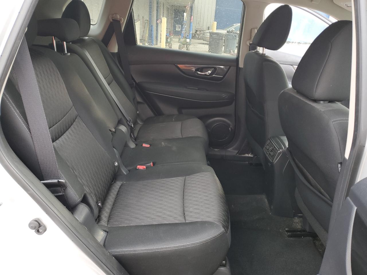 2019 Nissan Rogue - Image 11