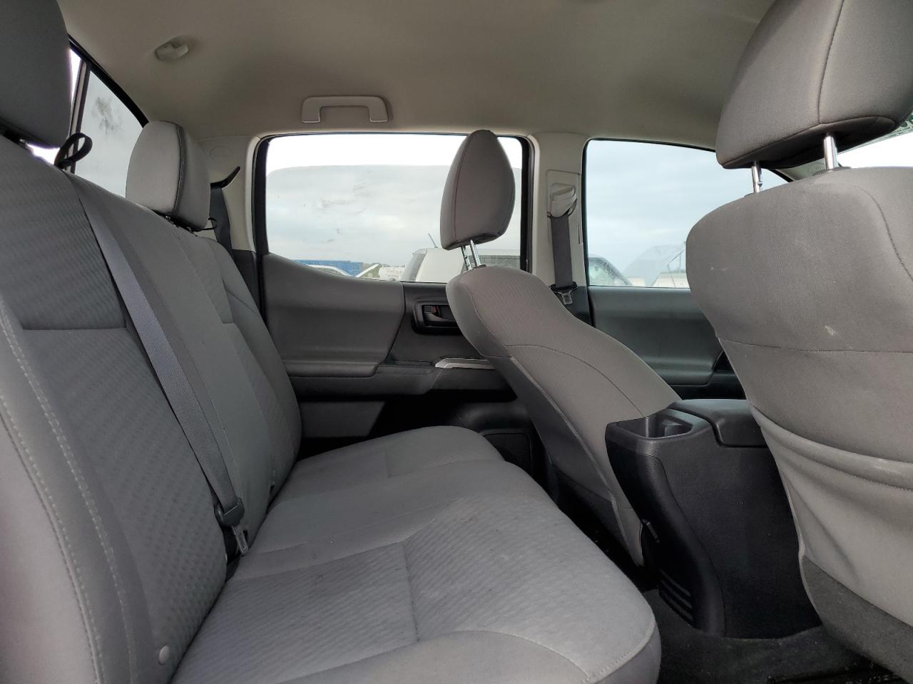 2020 Toyota Tacoma - Image 10