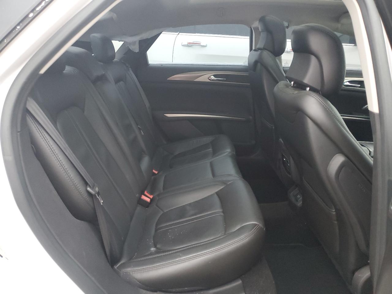 2014 Lincoln MKZ - Image 11