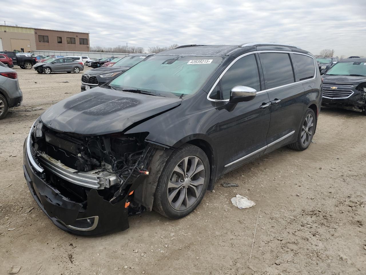 2017 Chrysler Pacifica - Image 1