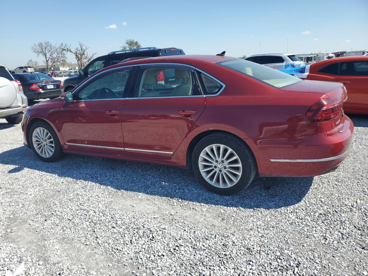 2017 Volkswagen Passat - Image 2