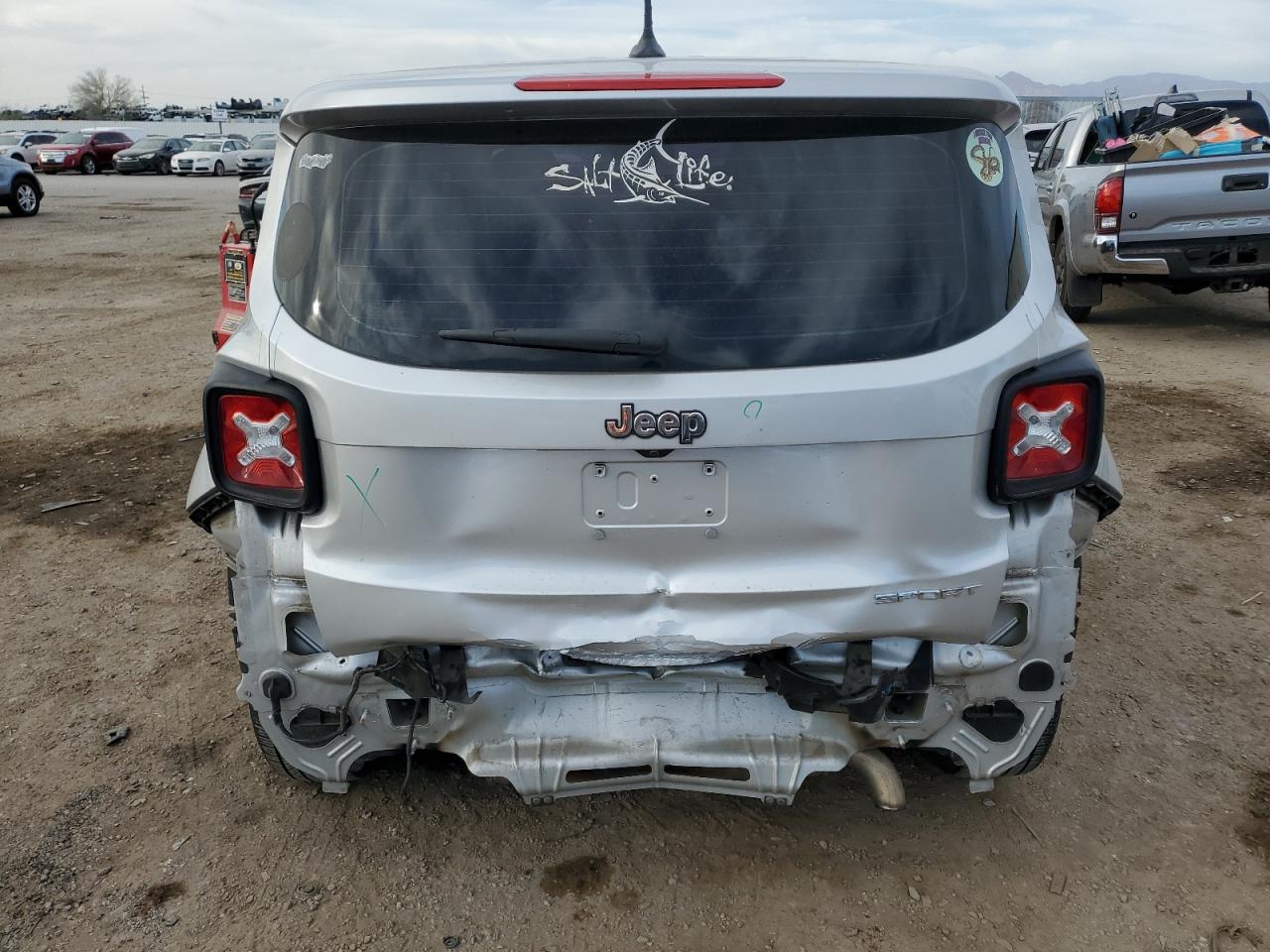 2017 Jeep Renegade - Image 6