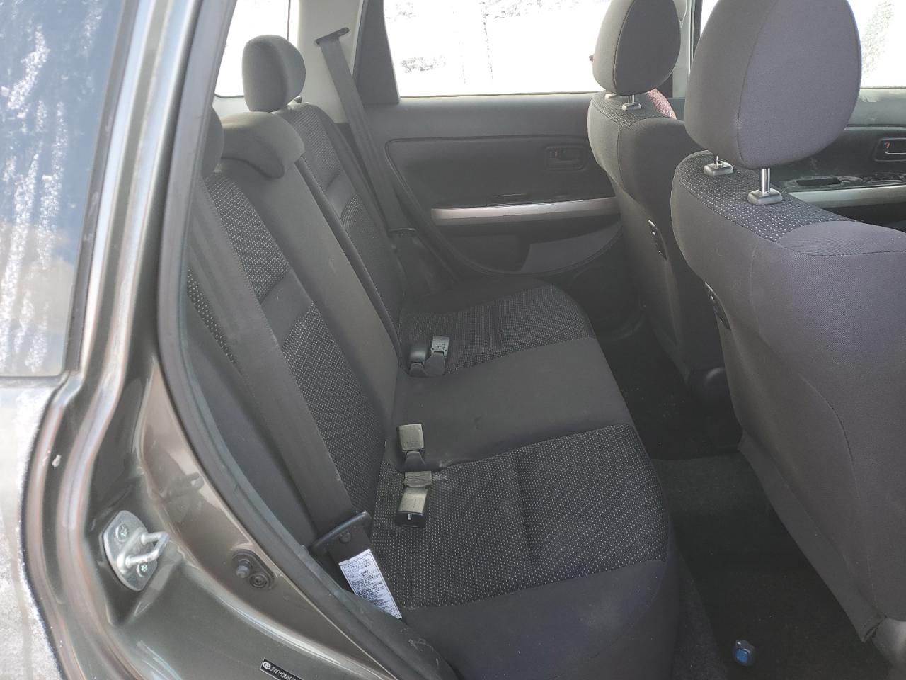 2005 Toyota xA - Image 11