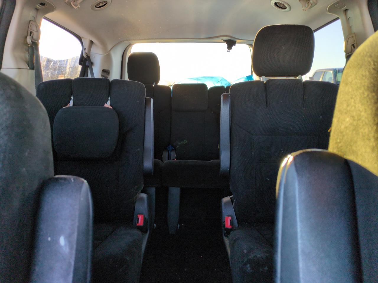 2015 Dodge Caravan - Image 10