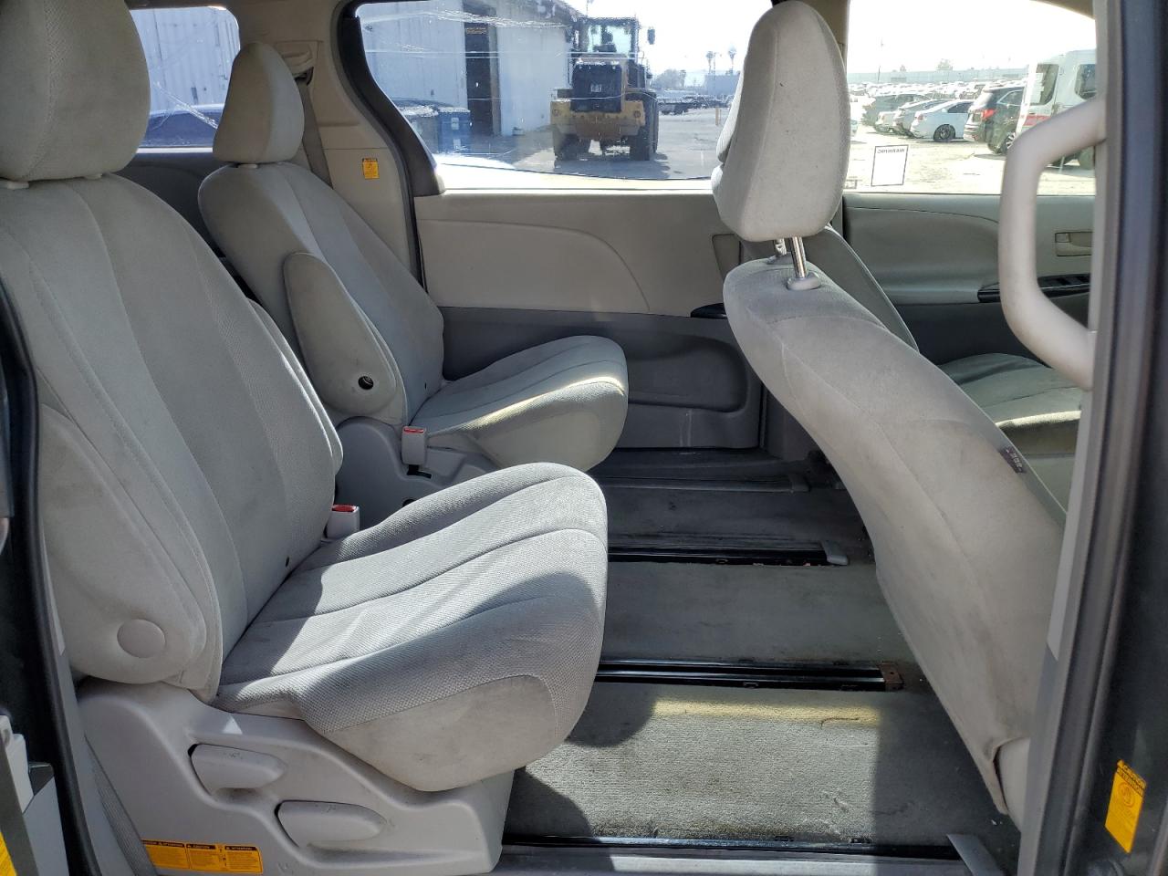2013 Toyota Sienna - Image 11