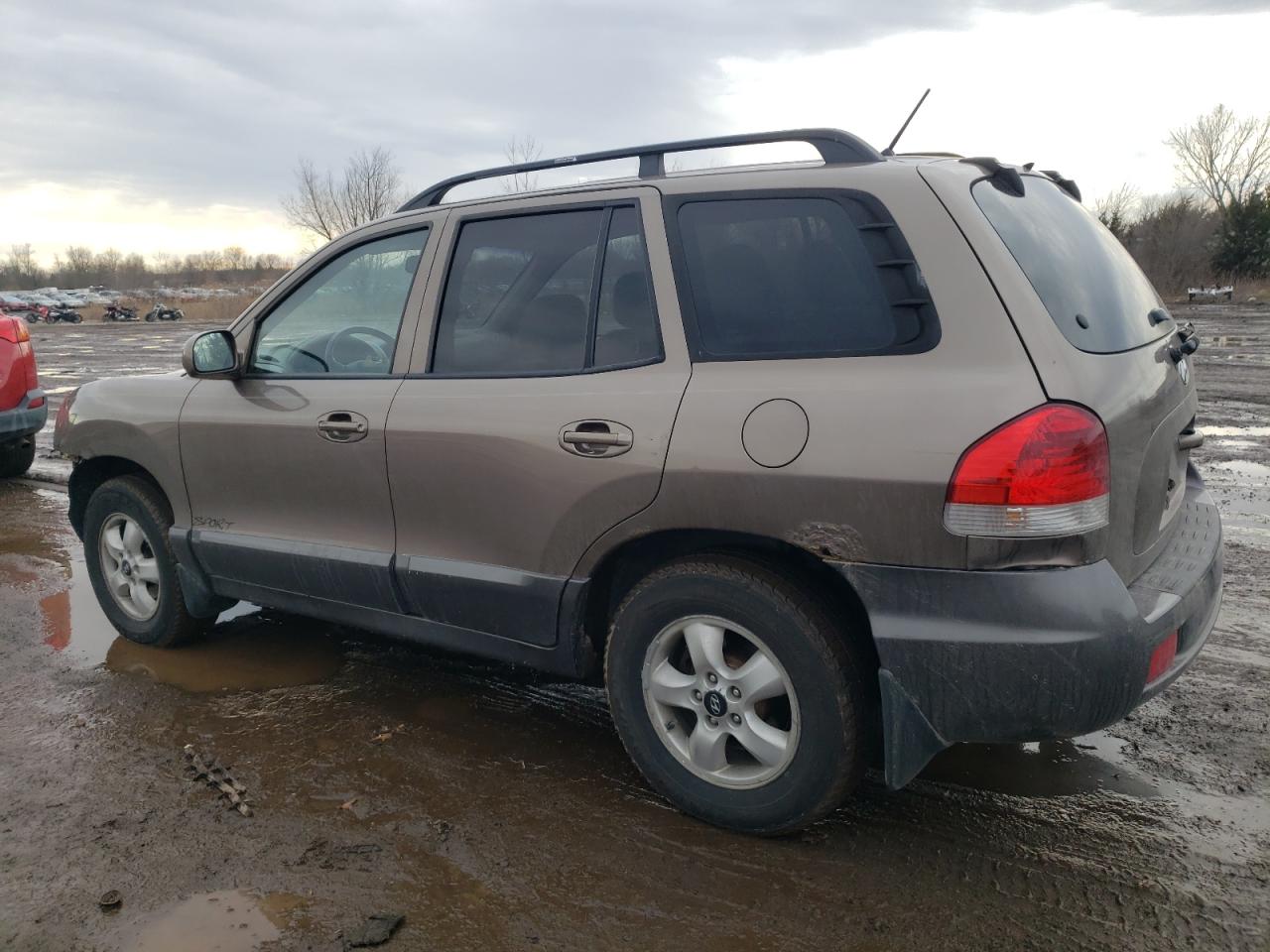 2005 Hyundai Santa Fe - Image 2