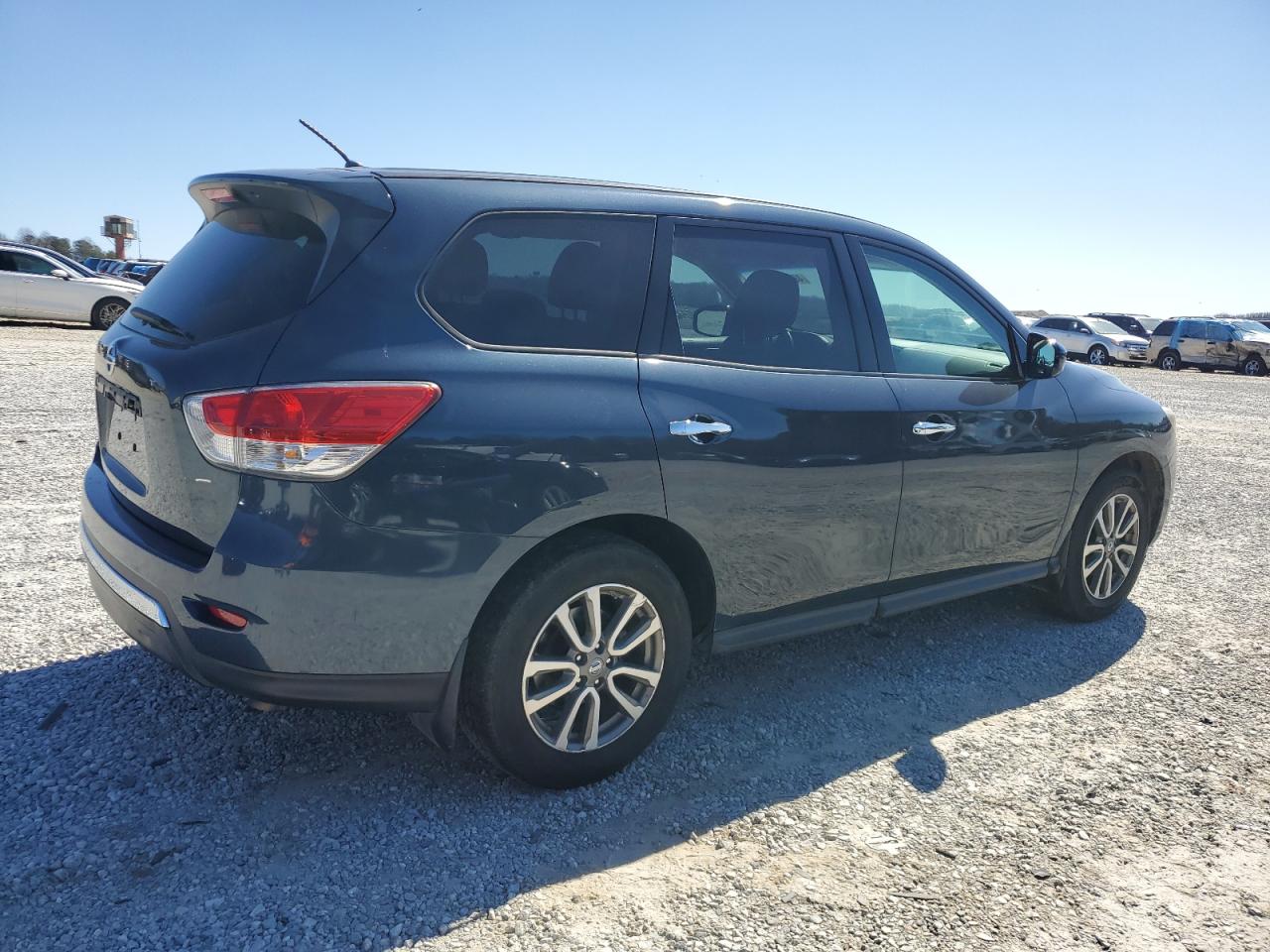 2014 Nissan Pathfinder - Image 3