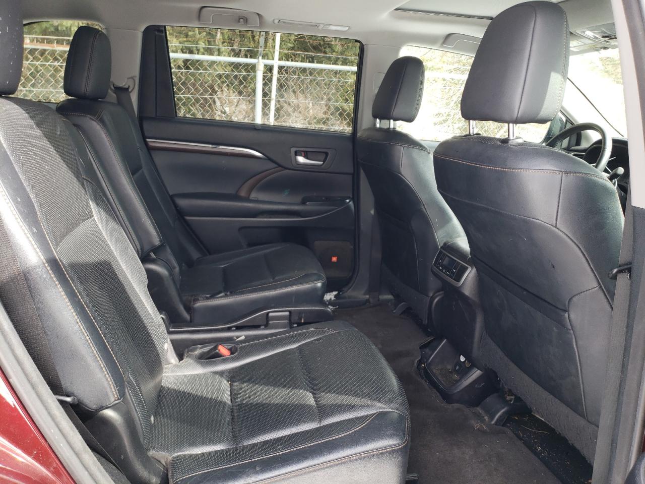2014 Toyota Highlander - Image 11