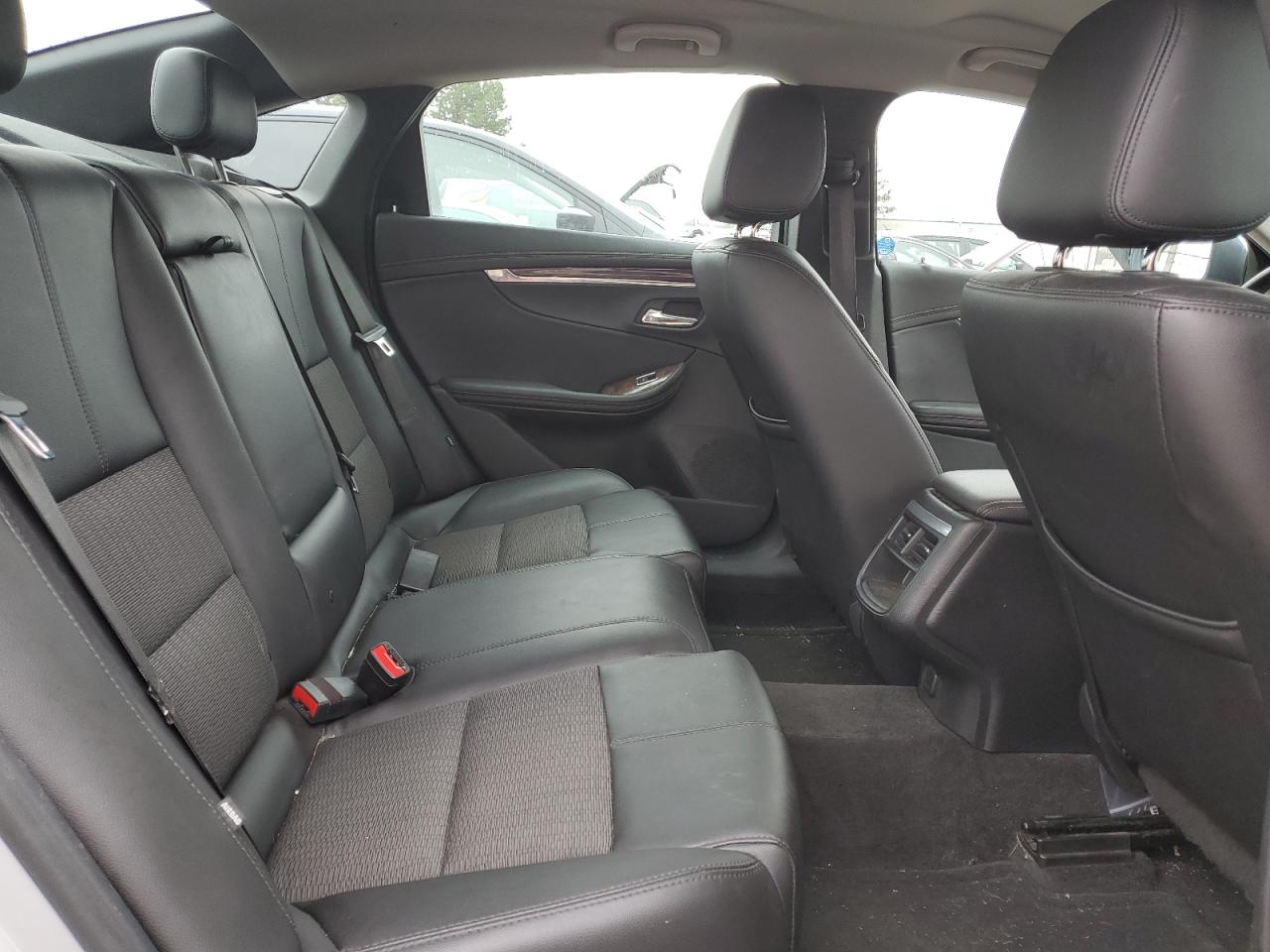 2015 Chevrolet Impala - Image 10