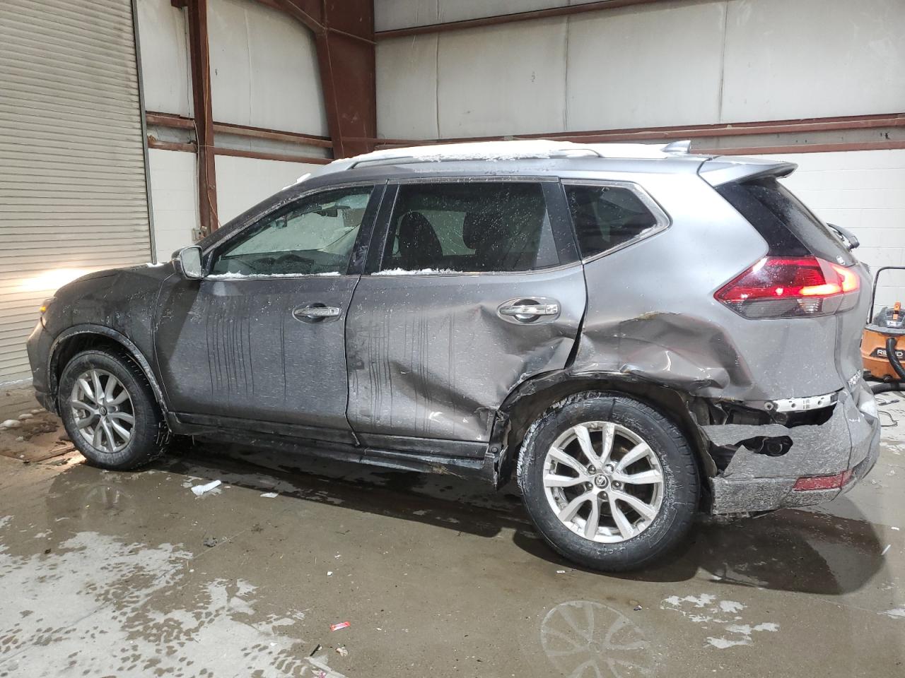 2019 Nissan Rogue - Image 2
