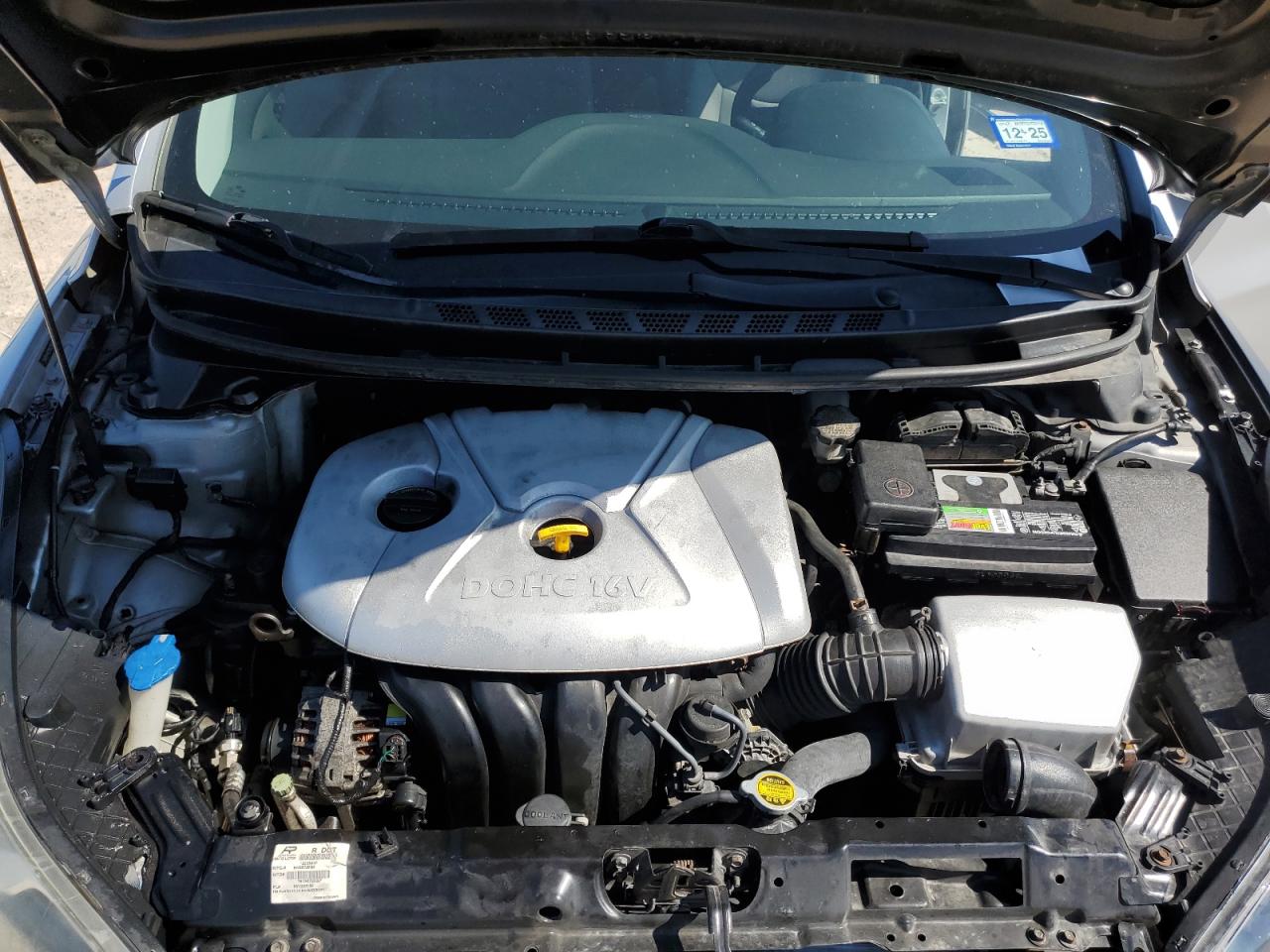 2013 Hyundai Elantra - Image 12