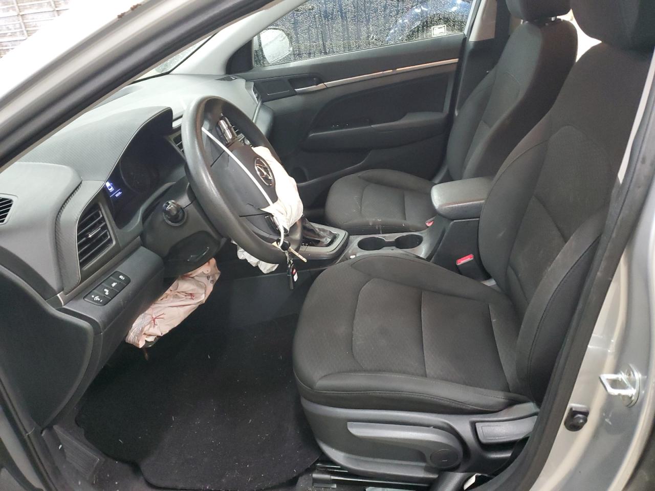 2020 Hyundai Elantra - Image 7