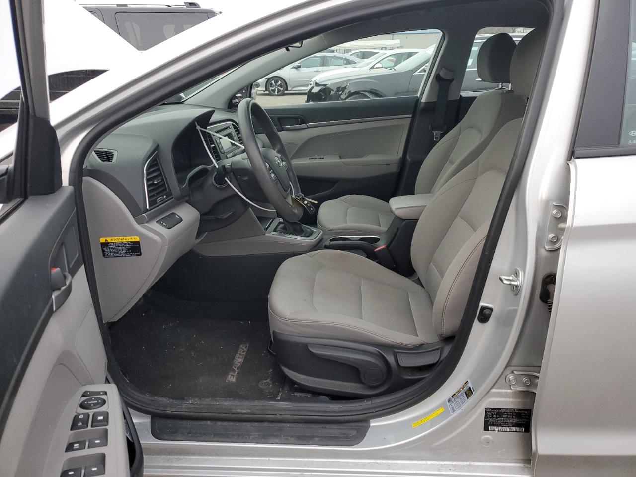 2018 Hyundai Elantra - Image 7