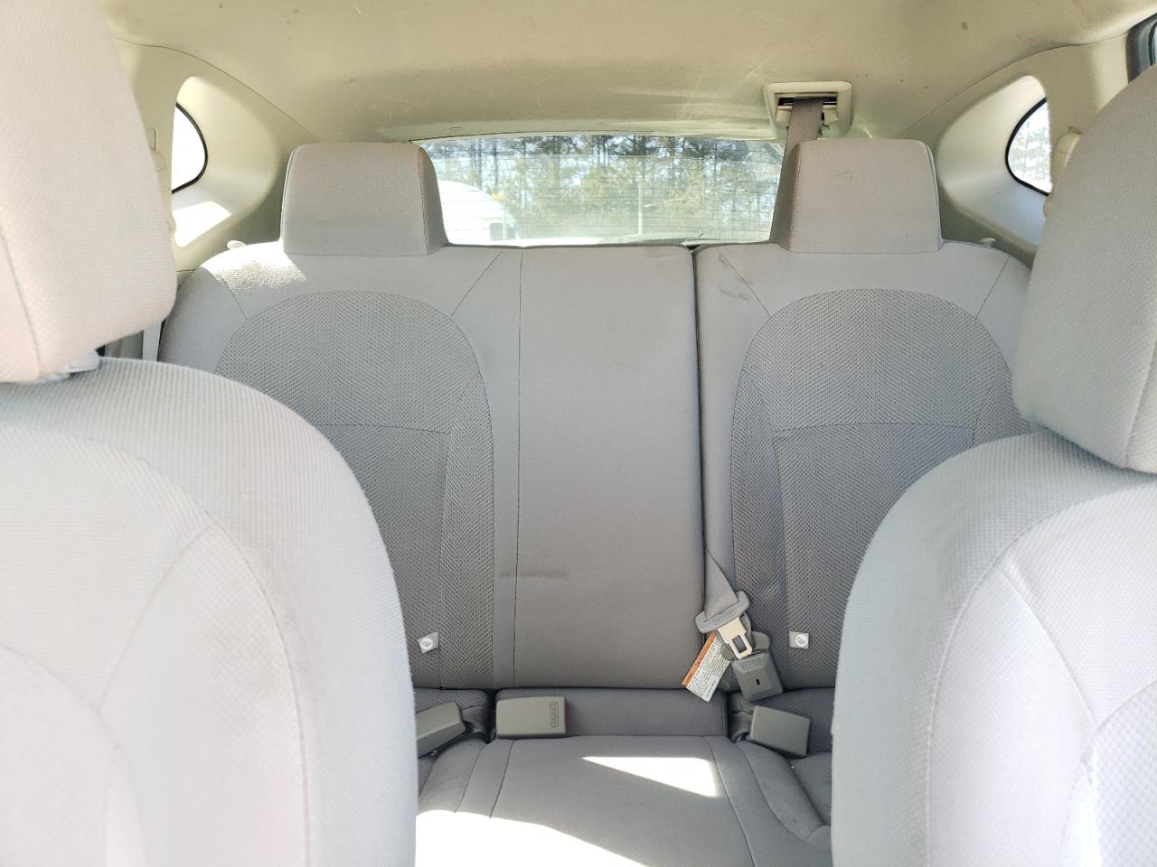 2015 Nissan Rogue - Image 10
