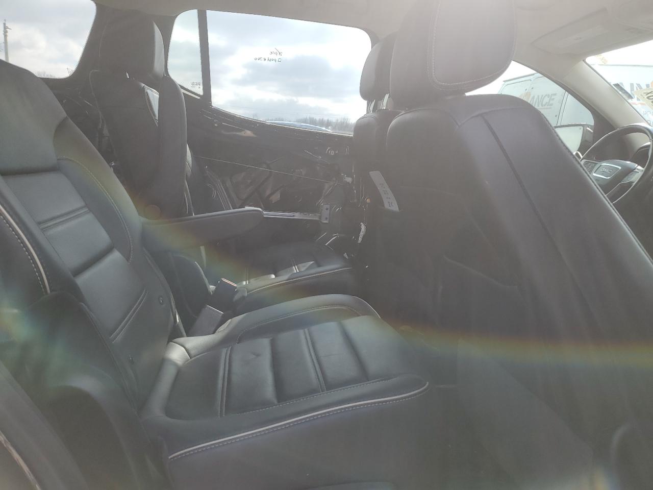 2020 GMC Acadia - Image 11