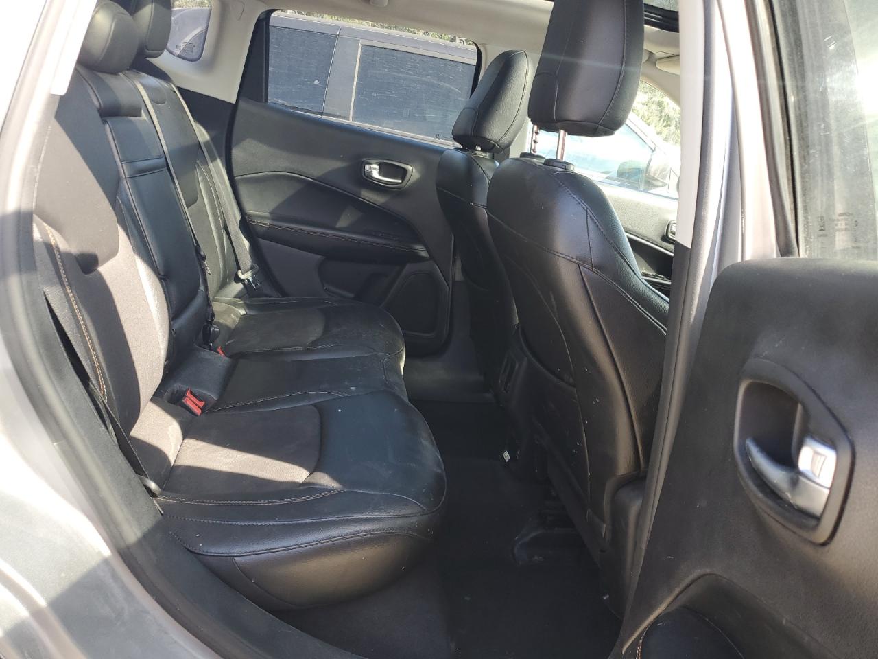 2018 Jeep Compass - Image 10