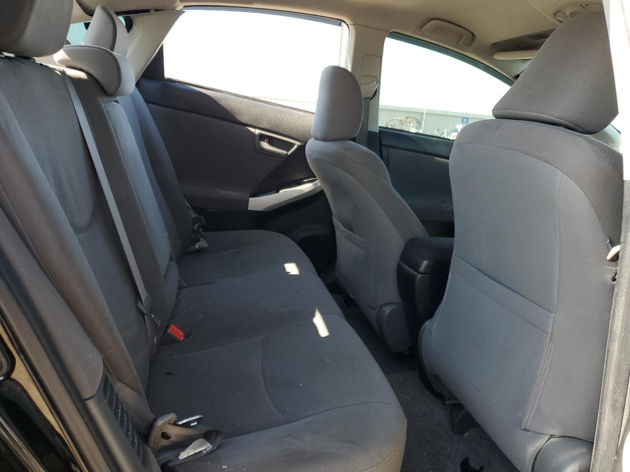 2013 Toyota Prius - Image 10