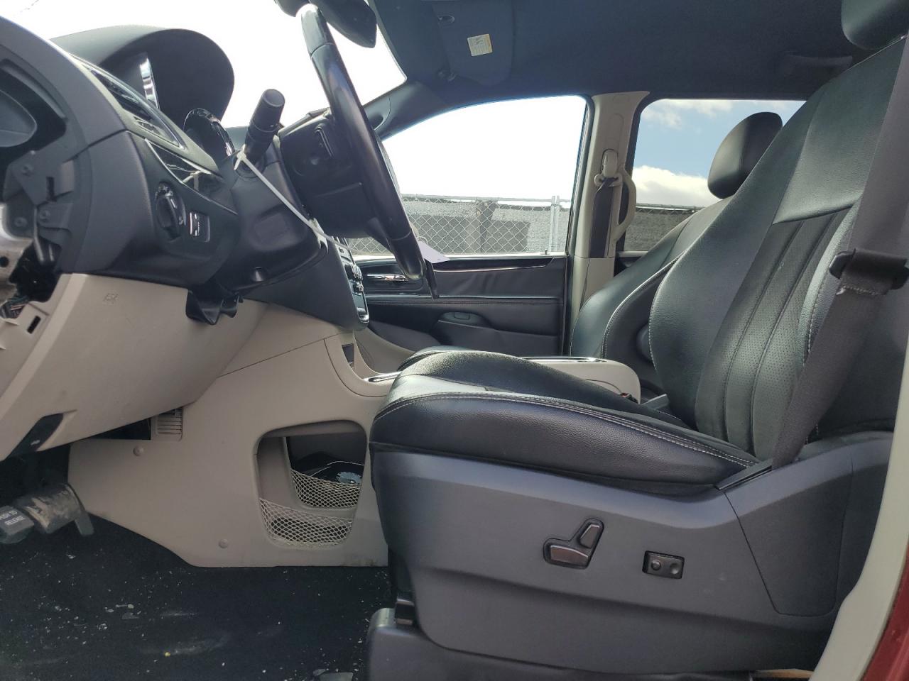 2019 Dodge Caravan - Image 7
