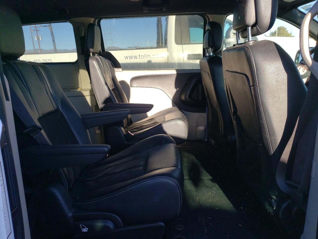 2019 Dodge Caravan - Image 12