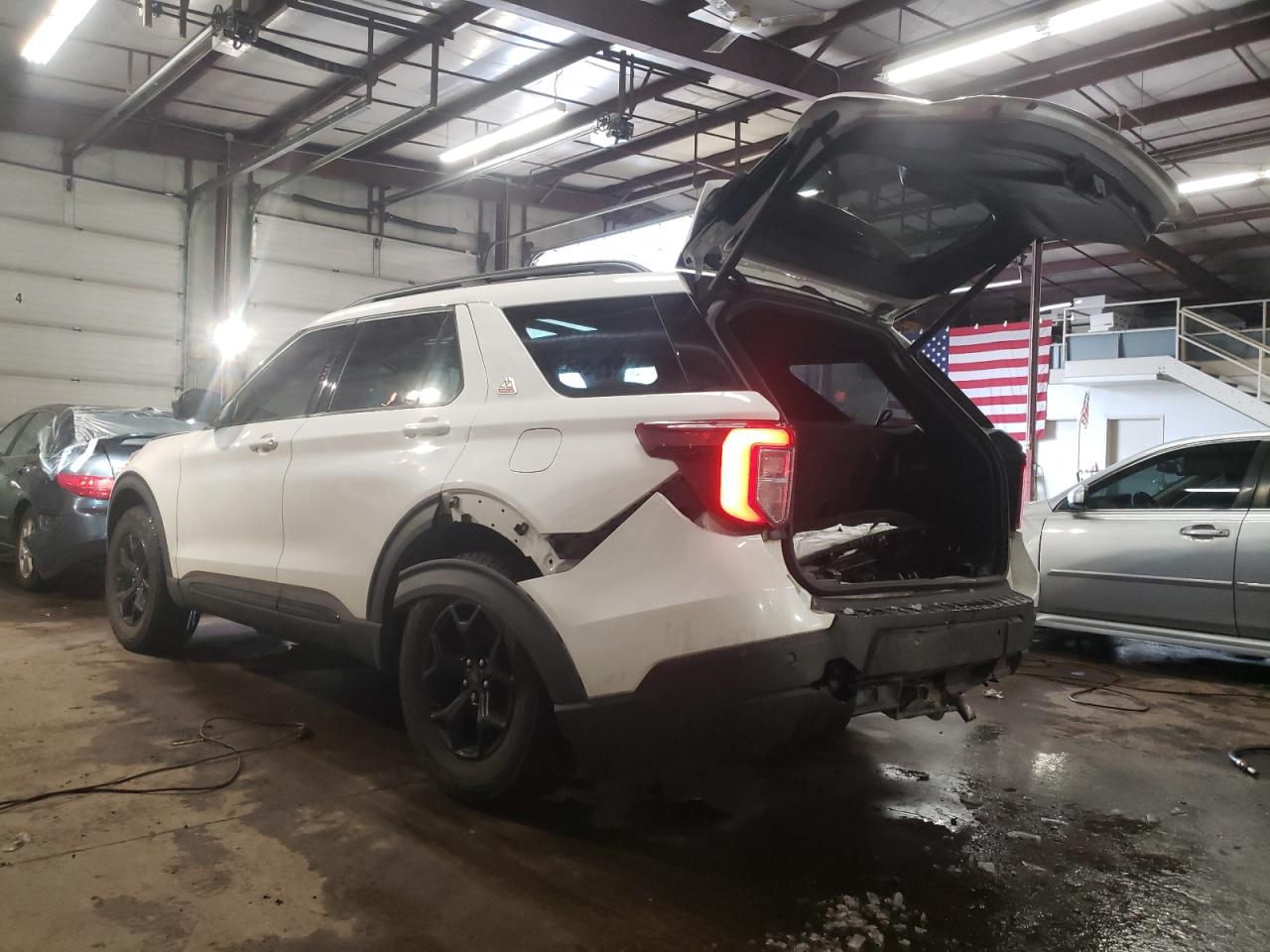 2022 Ford Explorer - Image 2