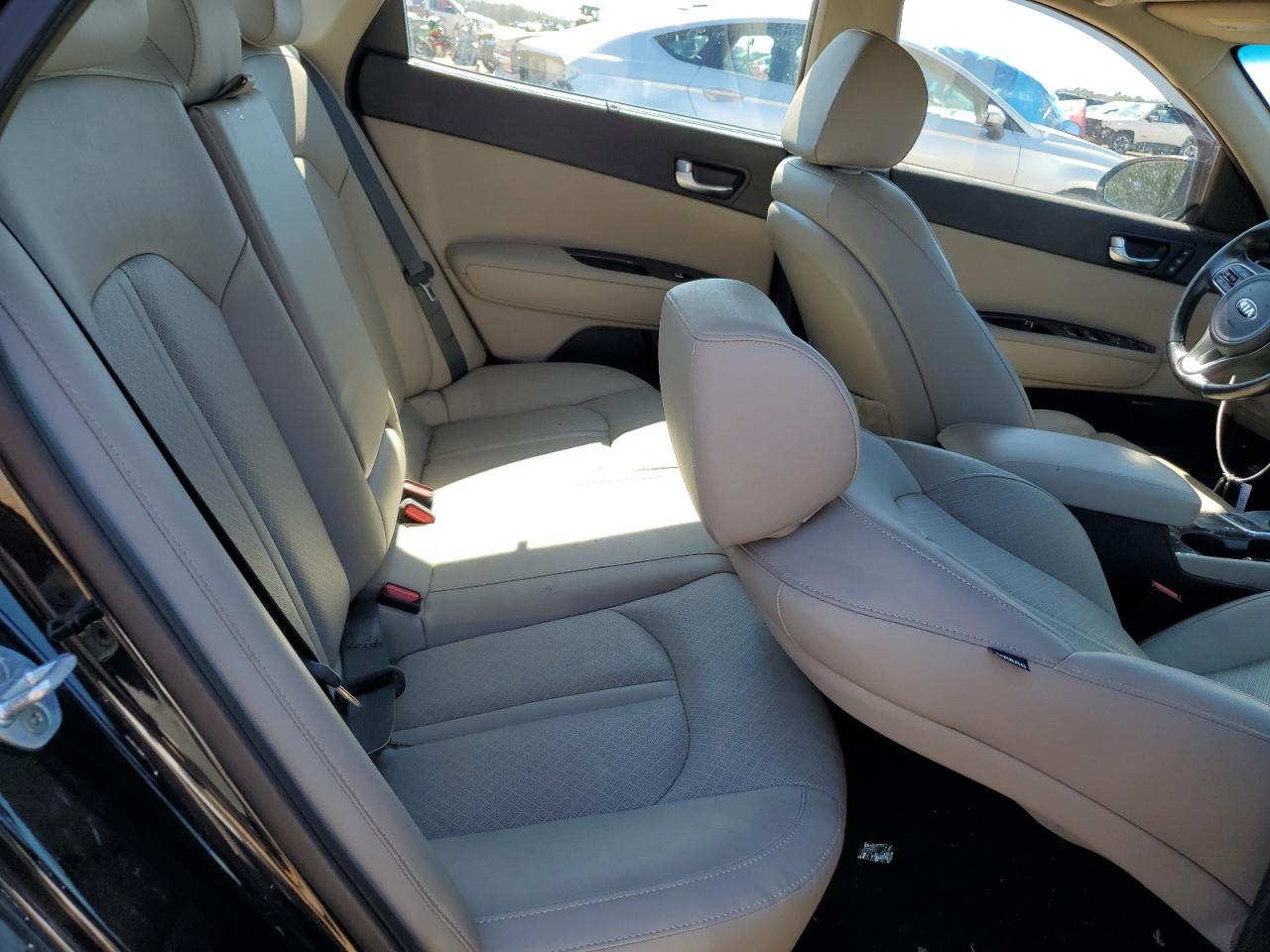 2016 Kia Optima - Image 10