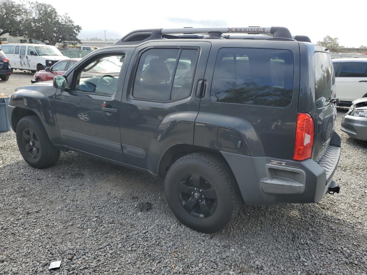 2011 Nissan XTerra - Image 2