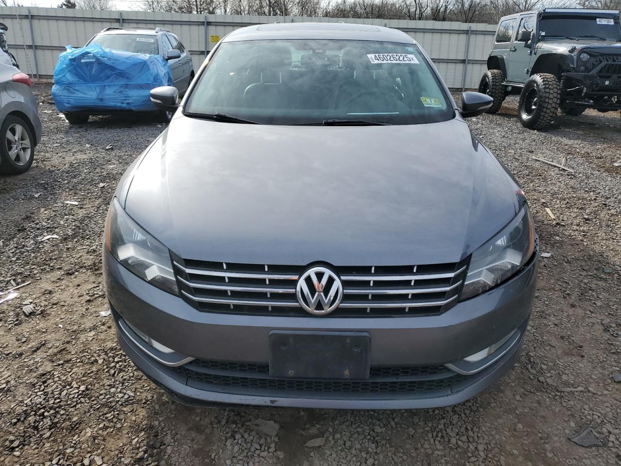 2014 Volkswagen Passat - Image 5