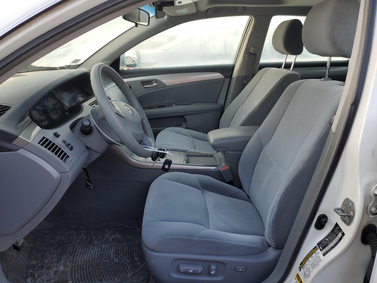 2005 Toyota Avalon - Image 7