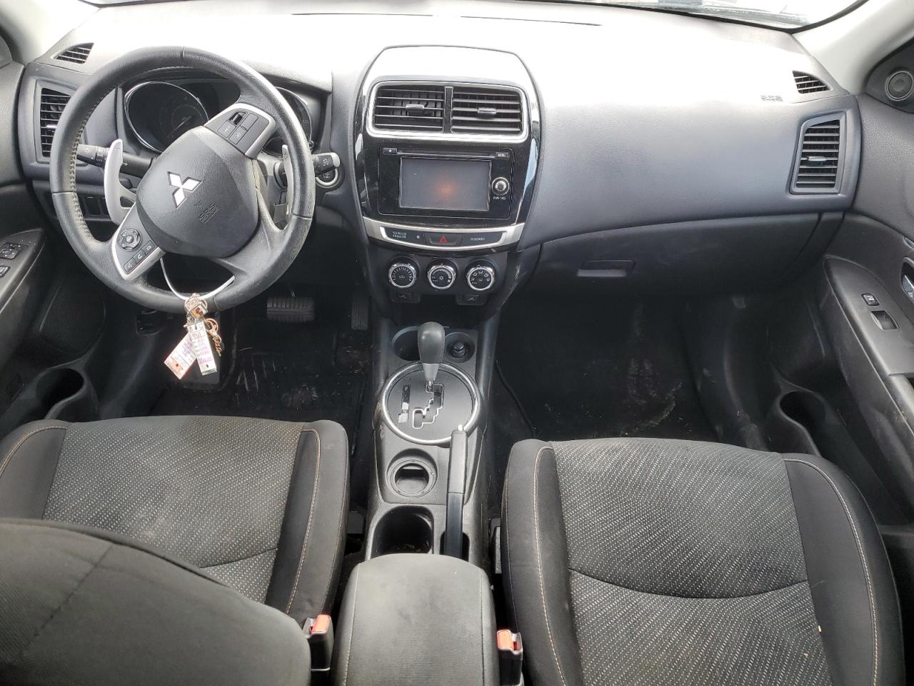 2015 Mitsubishi Outlander - Image 8