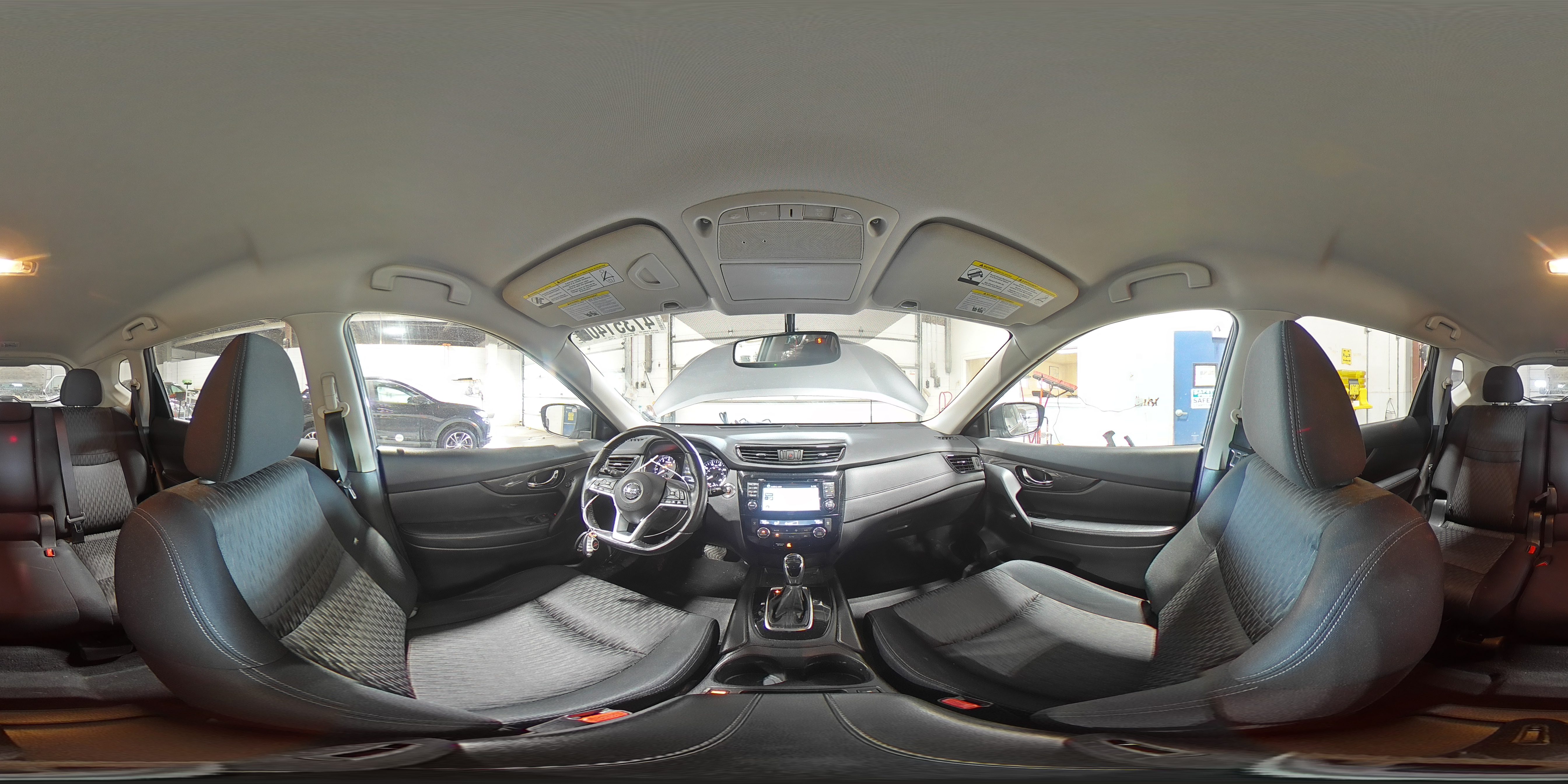 2017 Nissan Rogue - Image 14