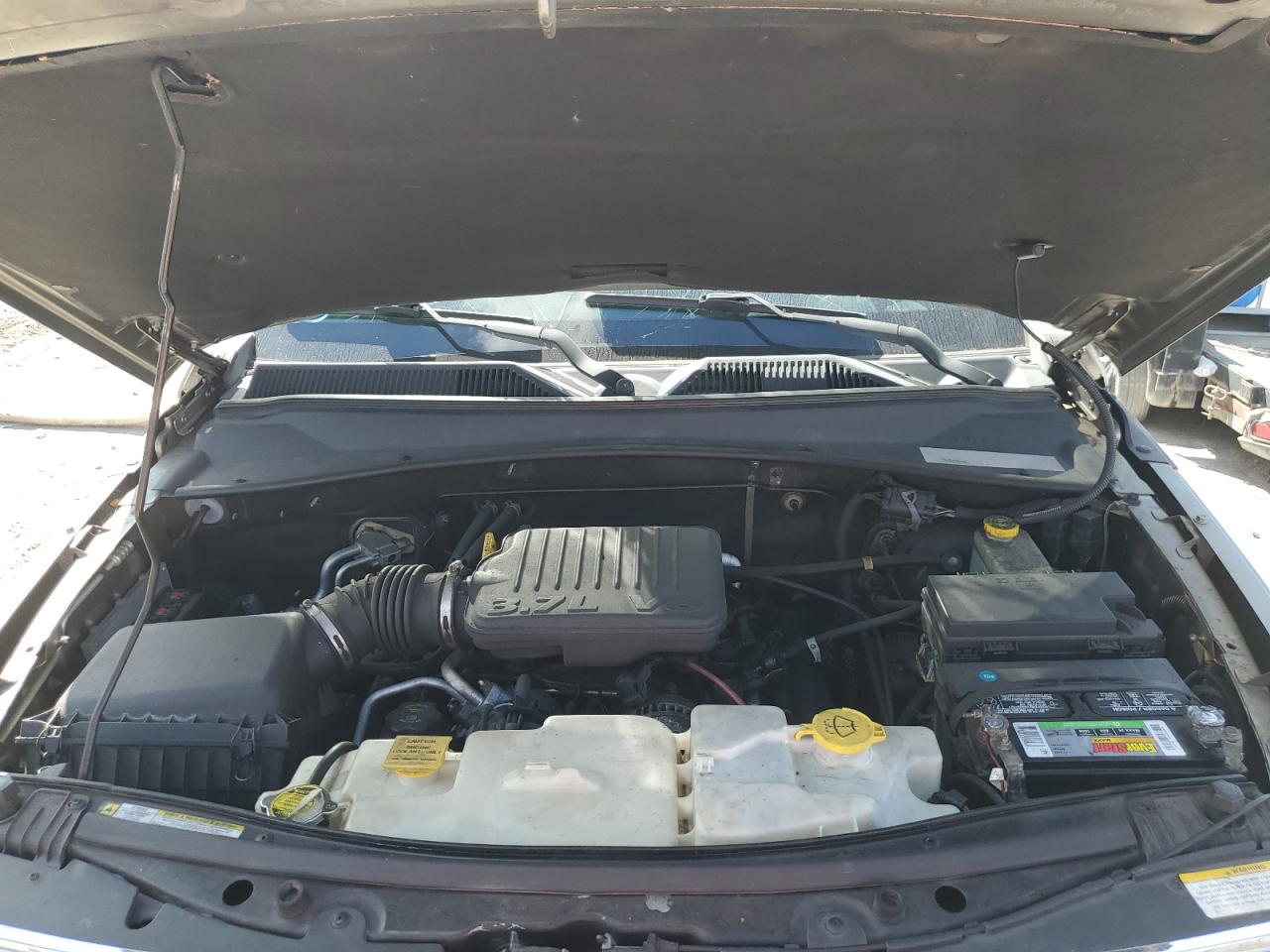 2007 Dodge Nitro - Image 12