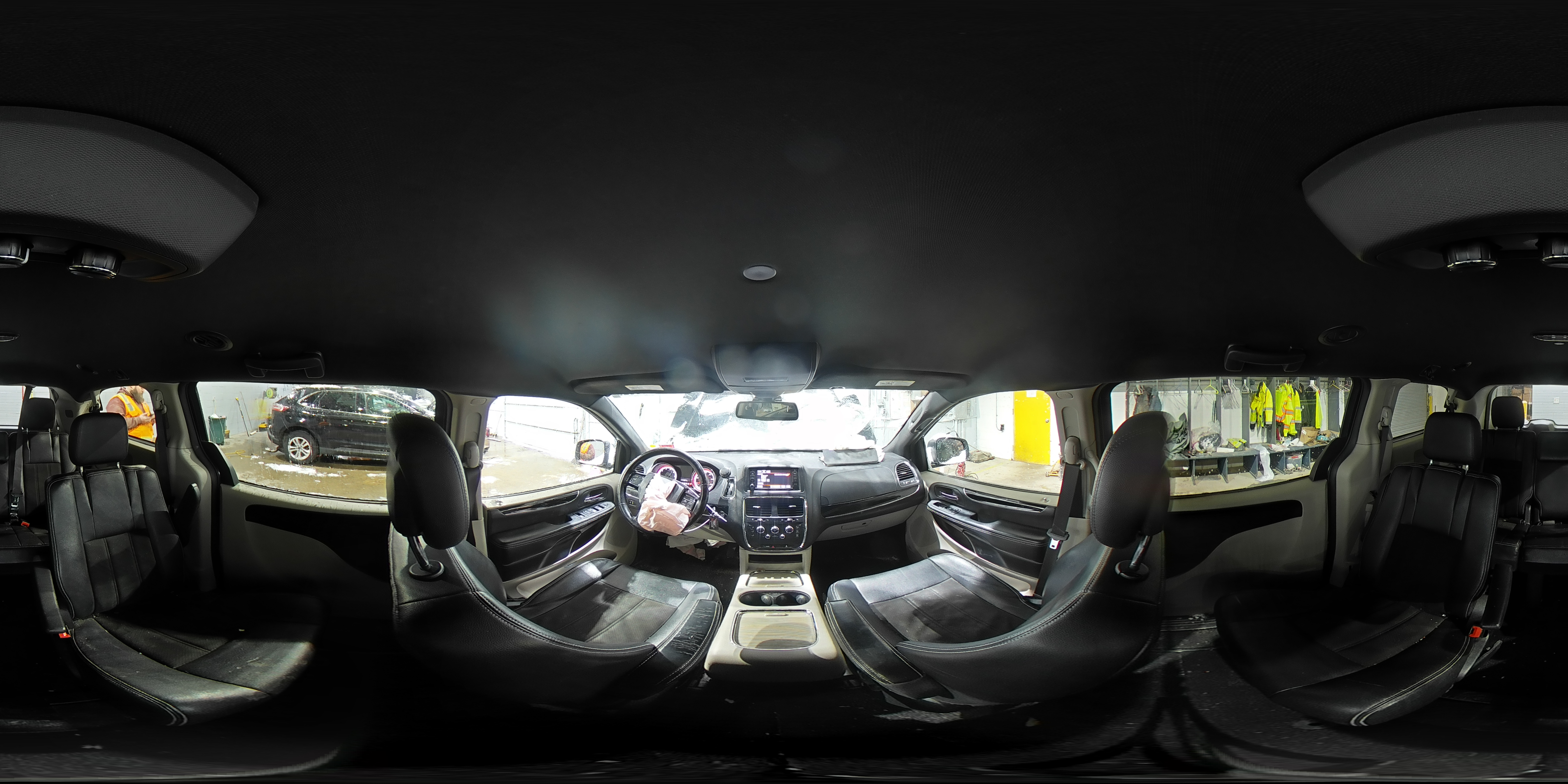2020 Dodge Caravan - Image 13