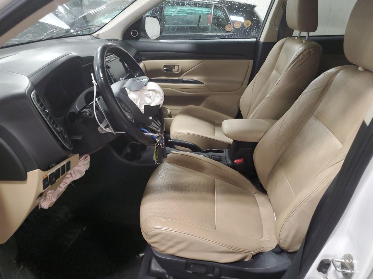 2016 Mitsubishi Outlander - Image 7