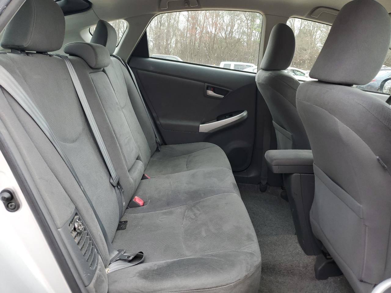2010 Toyota Prius - Image 10