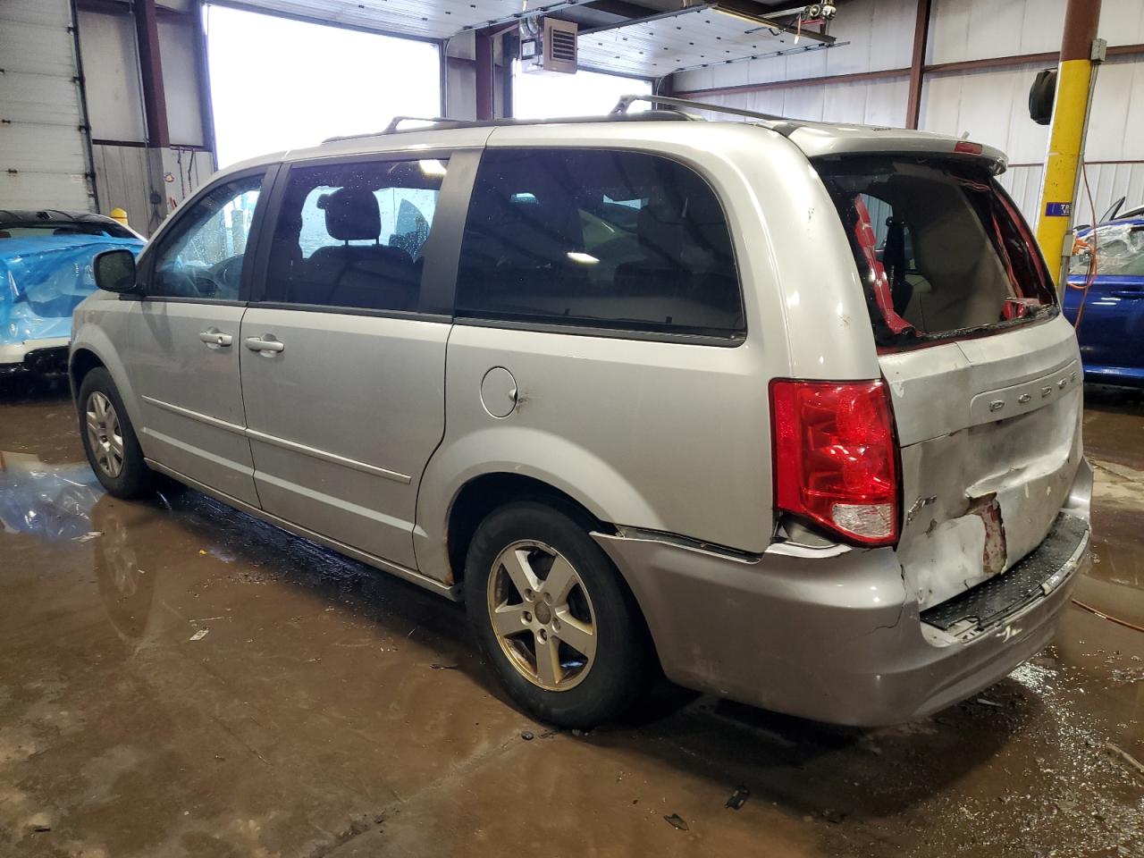2012 Dodge Caravan - Image 2