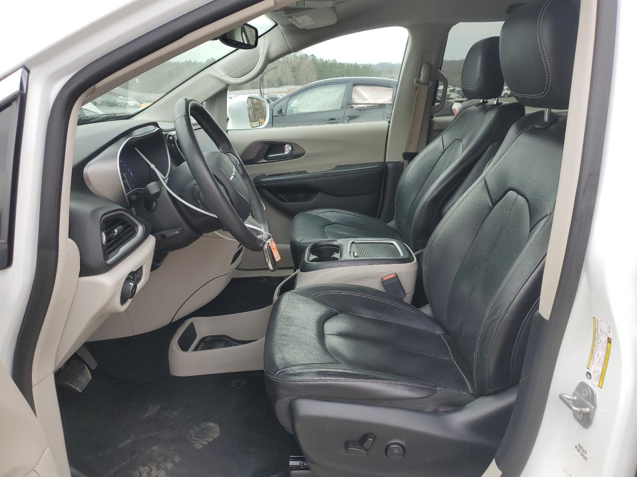 2022 Chrysler Pacifica - Image 7