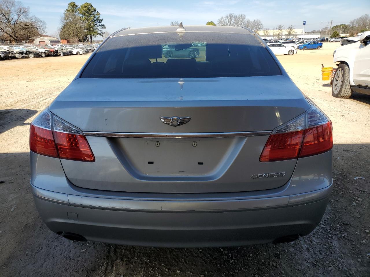 2011 Hyundai Genesis - Image 6