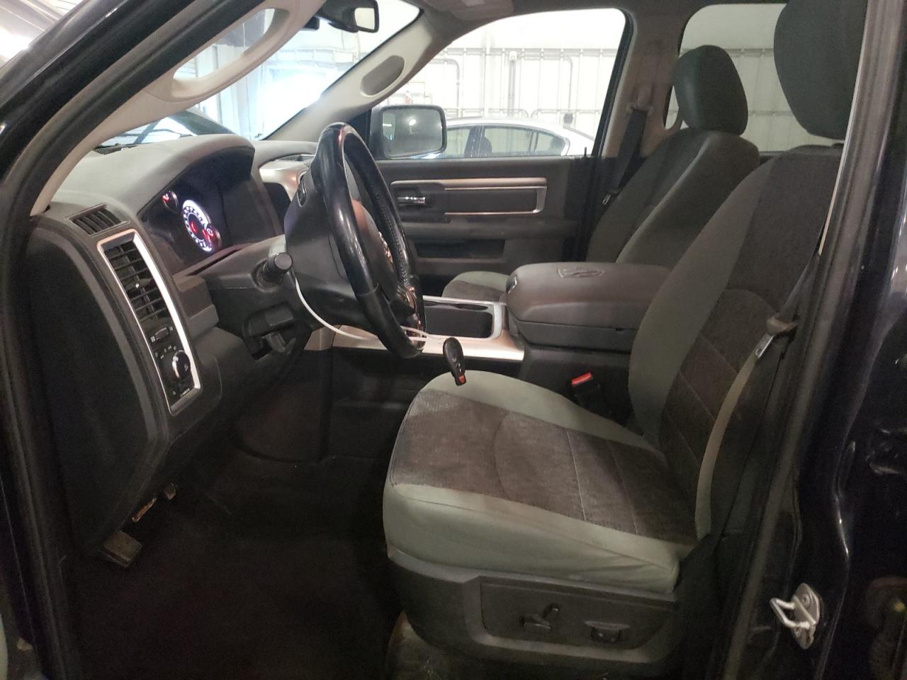2015 RAM 1500 - Image 7