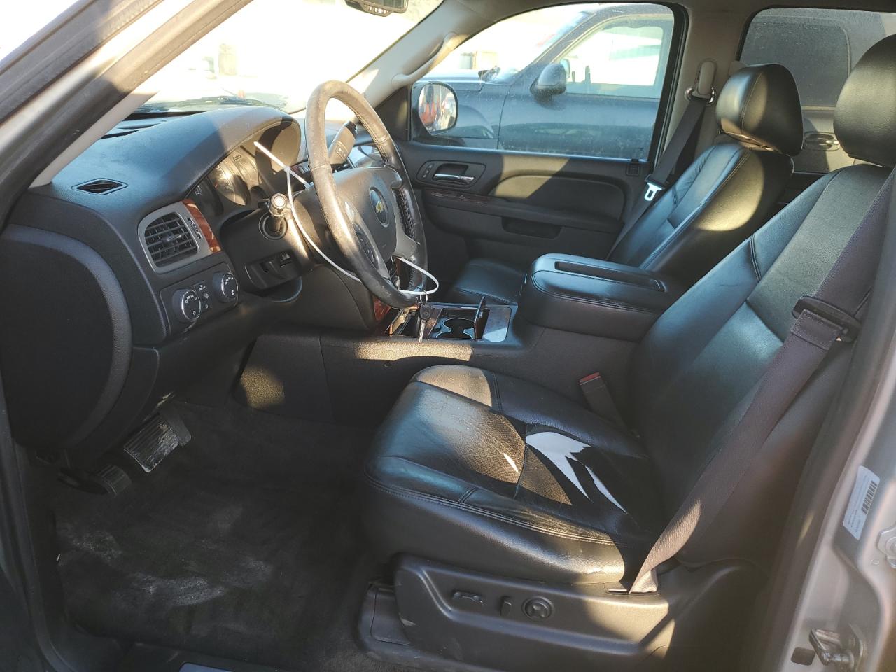 2013 Chevrolet Suburban - Image 7