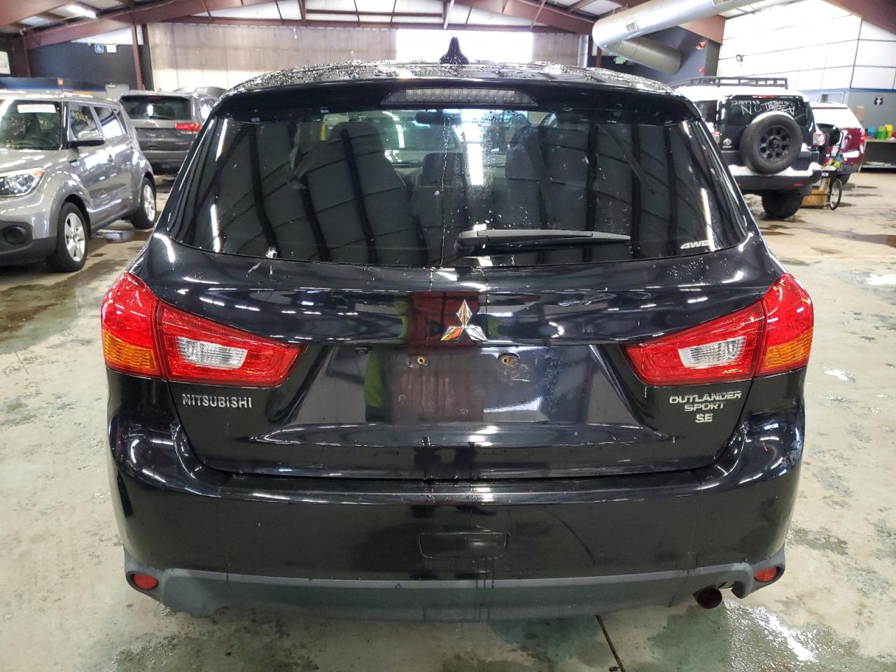 2017 Mitsubishi Outlander - Image 6