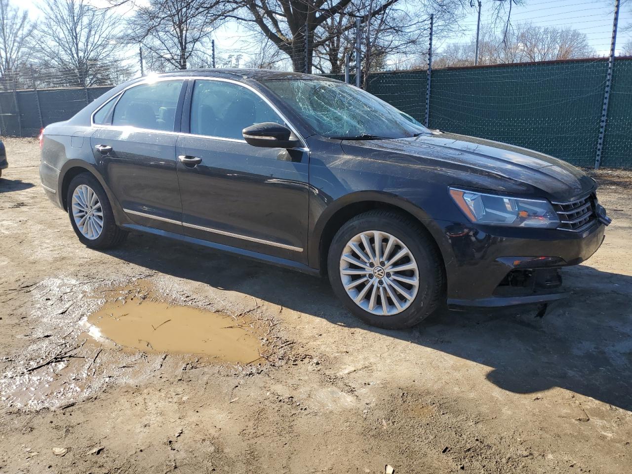 2016 Volkswagen Passat - Image 4