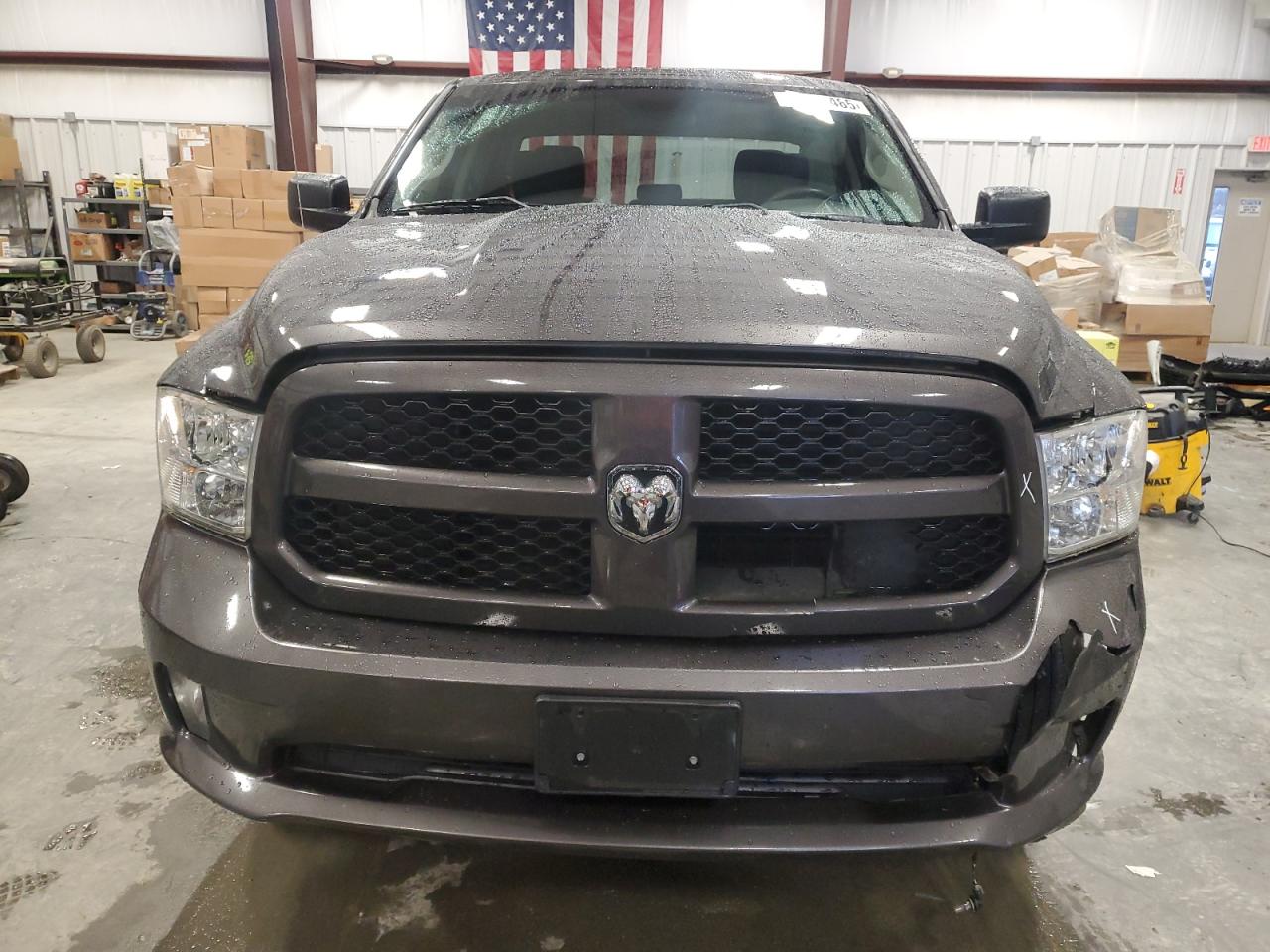 2016 RAM 1500 - Image 5