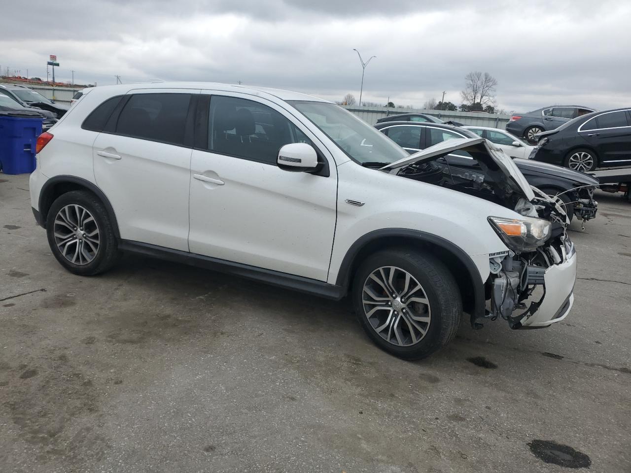 2019 Mitsubishi Outlander - Image 4