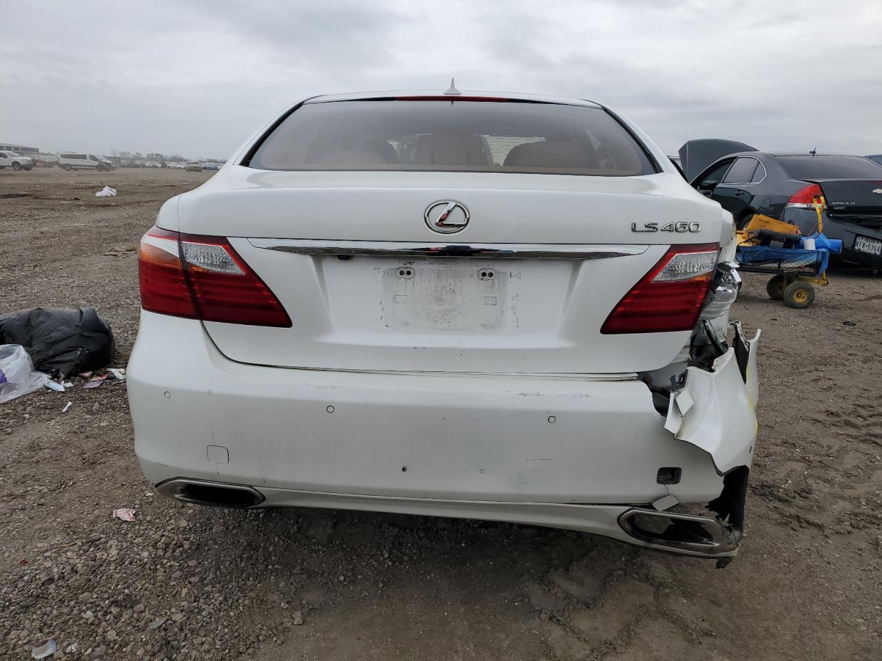 2011 Lexus LS - Image 6