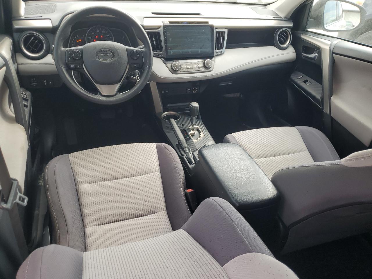 2015 Toyota RAV 4 - Image 8