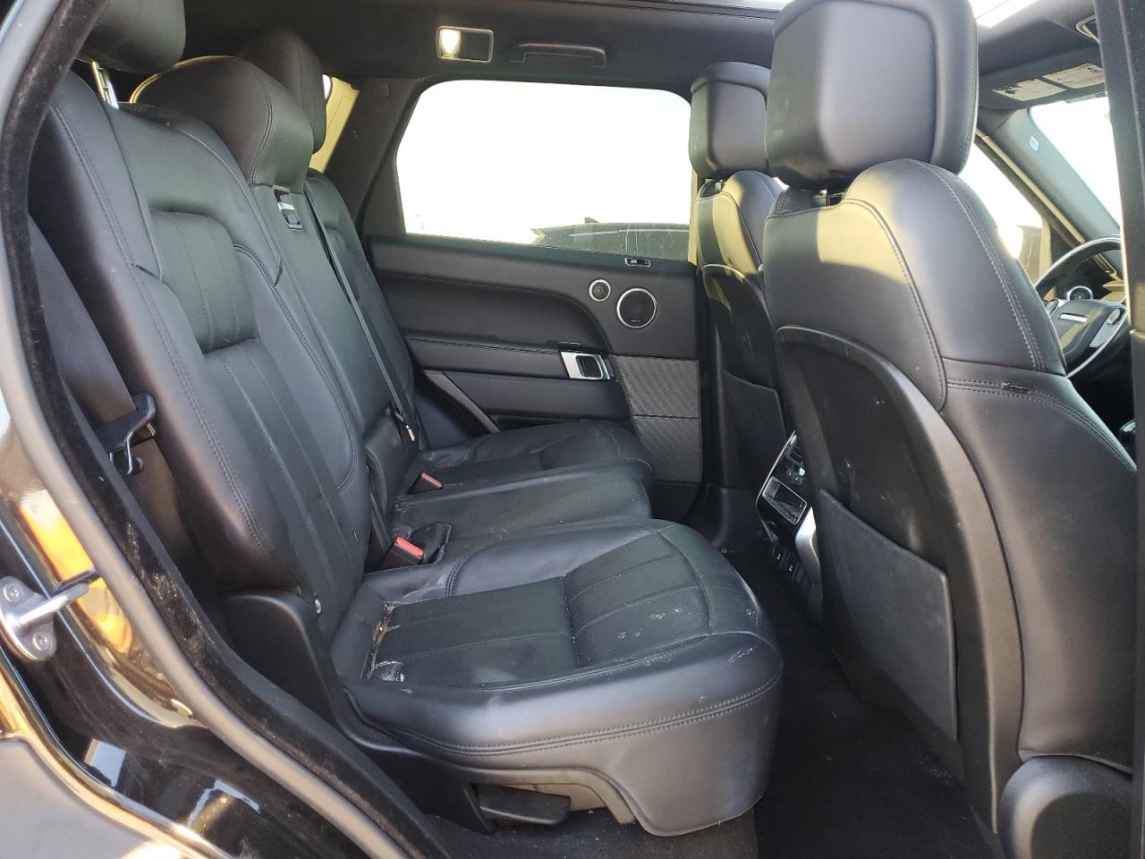 2019 Land Rover Range Rover - Image 12