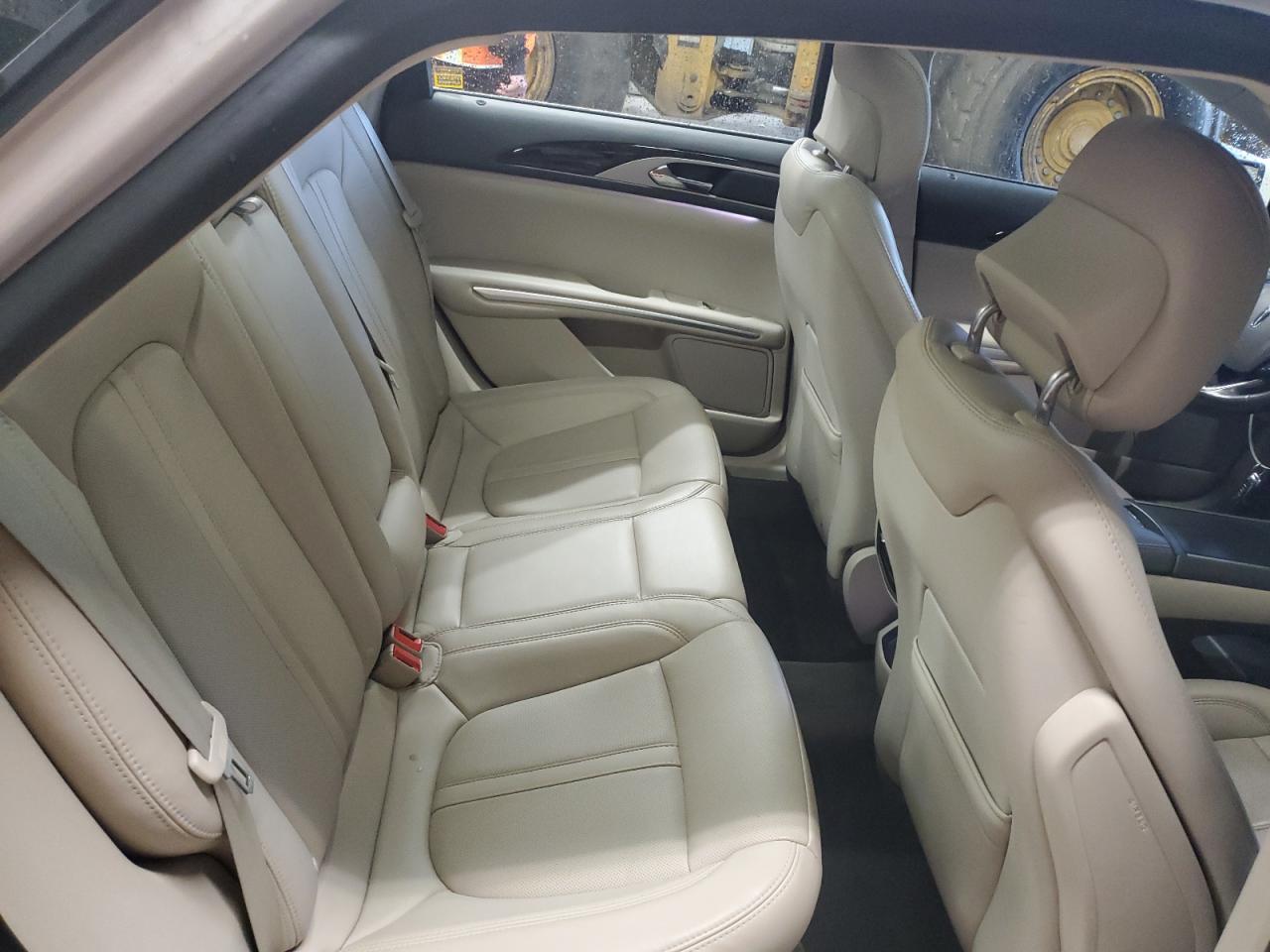 2016 Lincoln MKZ - Image 10